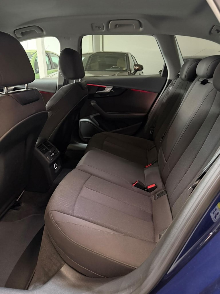 Foto 16 AUDI A4 35 TDI S LINE