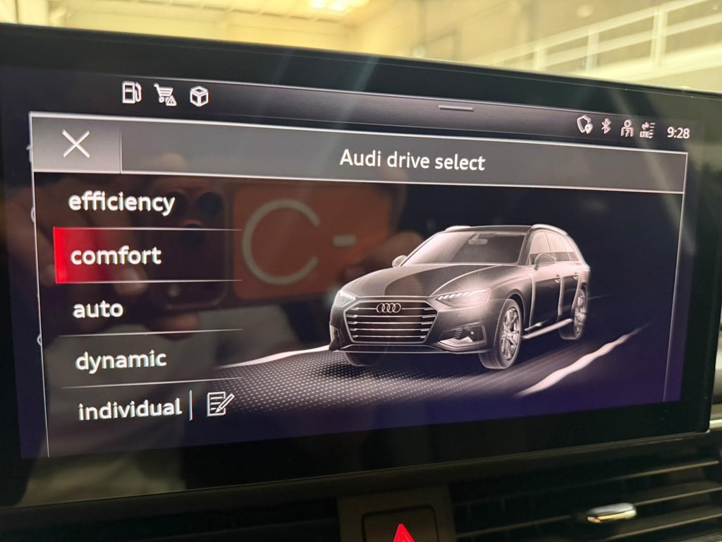 Foto 32 AUDI A4 35 TDI S LINE