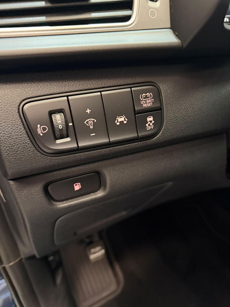 Foto 21 KIA NIRO HÍBRIDO 141 CV · AUTOMÁTICO · 2018