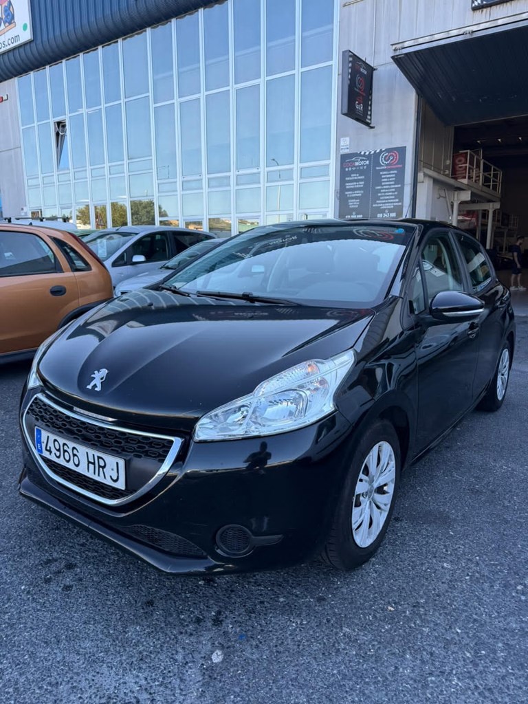 Foto 6 PEUGEOT 208 1.4 HDi ACTIVE 68 CV – 2013