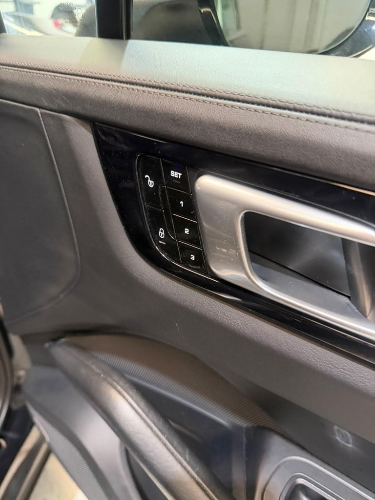 Foto 29 PORSCHE CAYENNE E-HYBRID 