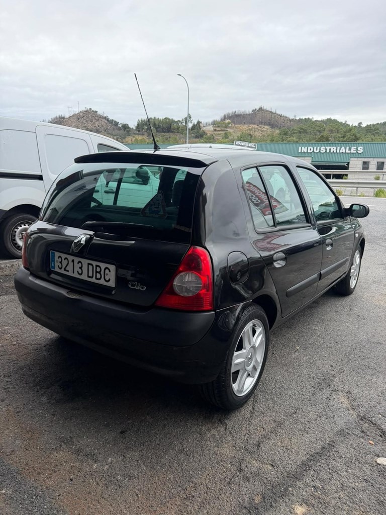Foto 11 RENAUL CLIO 1.5 DCI