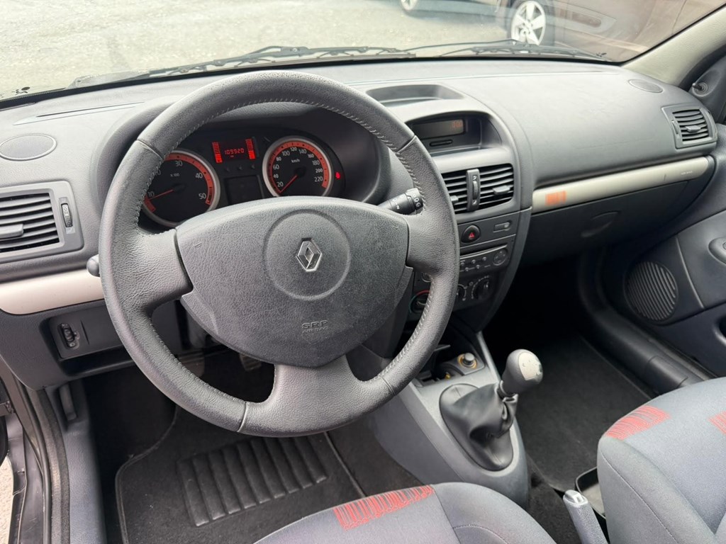 Foto 12 RENAUL CLIO 1.5 DCI