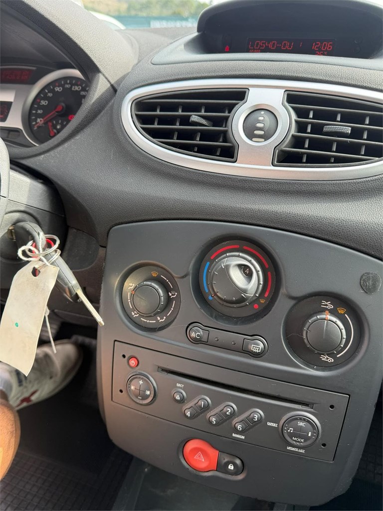 Foto 18 RENAULT CLIO 1.5 dCi 85 CV 