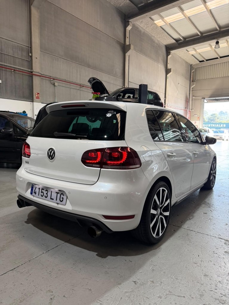 Foto 11 VOLKSWAGEN GOLF VI GTI C – 210 CV