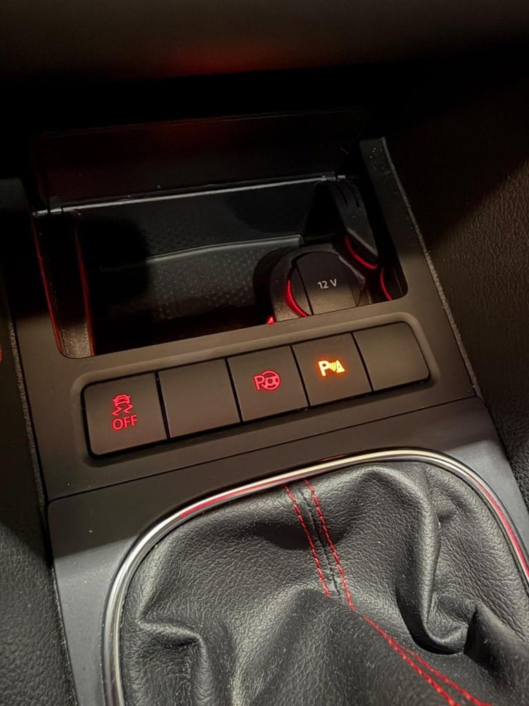 Foto 27 VOLKSWAGEN GOLF VI GTI C – 210 CV